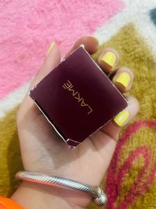 Highliter, and 2 eyeshadow Kit