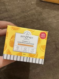 Dot &amp; Key Moisturizer
