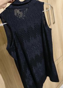 Globus Black Sleeveless Top