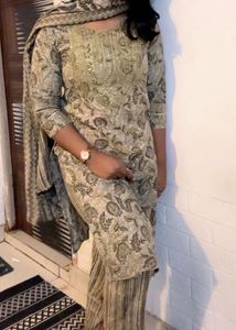 Floral Print Kurta Set (item 26)