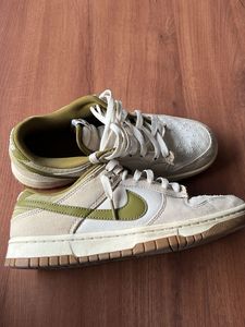Nike Dunk Sneakers 👟 Barely Used