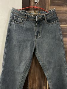Grey Mom Fit Jeans 👖