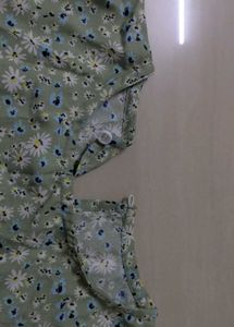 Floral Print Puff Sleeve Top