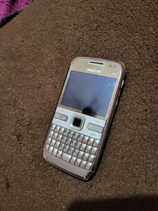 Nokia E72 Gold Edition
