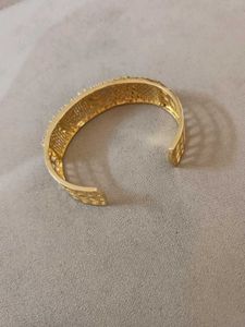 Elegant Emerald &amp; Diamond Cuff Bracelet