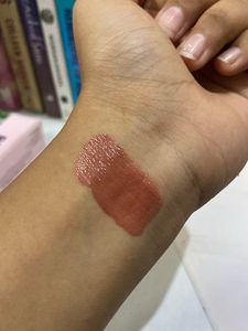BLUR Lip Gloss
