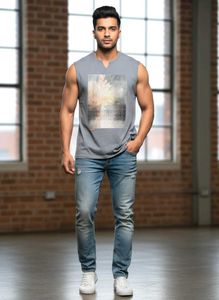 Gym 'Blurred Reality' Tank