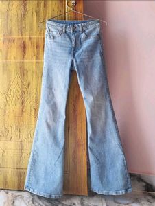 H&amp;M Women Flared HighJeans/ EUR 38