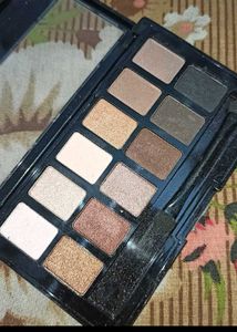 combo Eye shadow Palettes + Bellavita Perfume