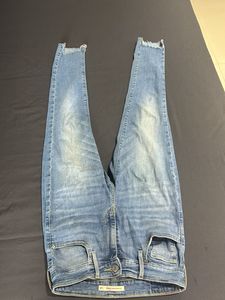 Levi&#39;s 721 High Rise Skinny Jeans - Size 25