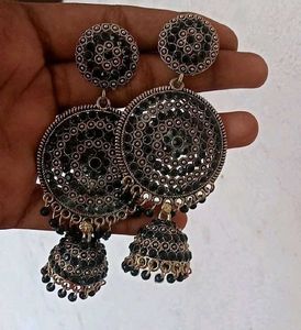 Beautiful Black Jhumka