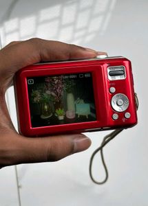 Samsung Digital Camera - Red