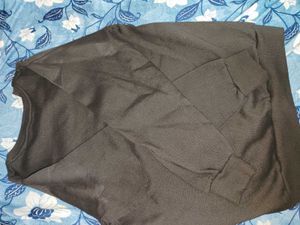 Basic Black Long Sleeve Sweatshirt