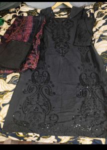 Trending Pakistani Suit