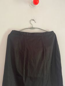 BLACK SKIRT
