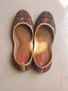 Black Ethnic Punjabi Juttis