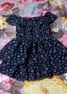3 To 4 Years Babygirl Black White Flowers Frock