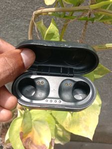 Mivi Duopods M40 (TWS Earbuds with Charging Case)