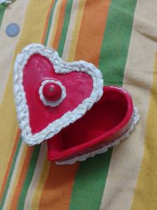 Clay Cake Box