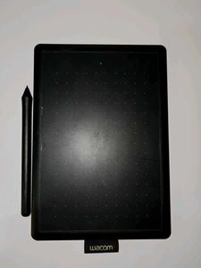 Wacom Graphics Tablet With Cable - WORKING