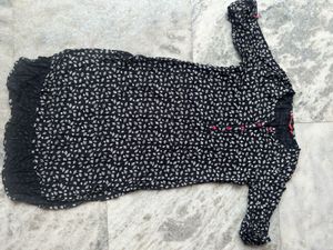 2 Kurtis Pair | Printed Black and Solid red Kurti