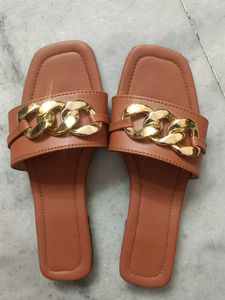 Chic Brown Chain Flats