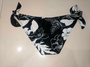 Tie-up bikini brief