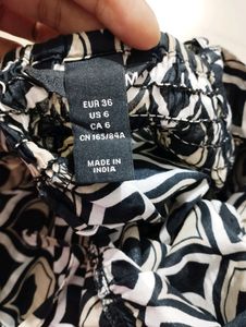 H &amp; M BRANDED TOP