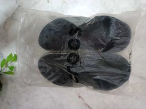 Crocs With Tag
