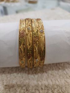 1mg GOLD BANGLES