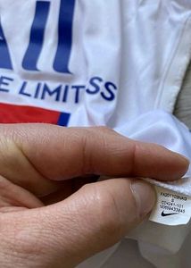 Paris Saint-Germain T-Shirt (SIZE S&amp;M)