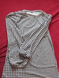 Houndstooth Print Top
