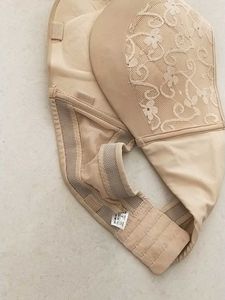 36 Strapless Nude Bra with Lace