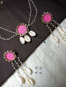 Chokher And Earrings Set