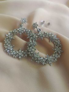 Sparkling  hoop Earings