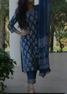Elegant Blue Printed Kurta Set