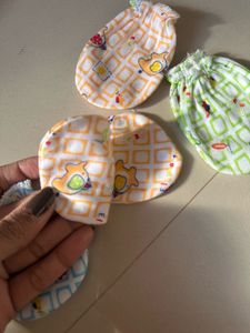 combo Baby Mittens - Strawberry Prints
