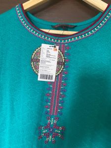 Elegant Embroidered Woollen Kurta (L)