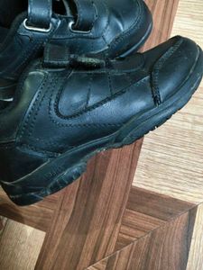 Liberty Black Velcro Sneakers