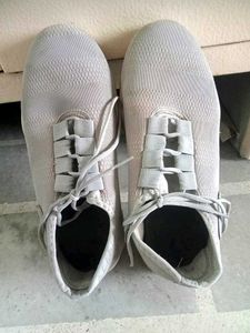 Men's sports shoes lowest price
