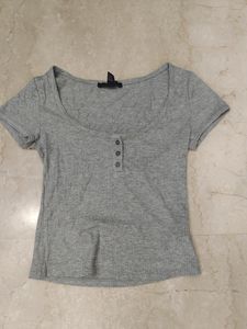 Very Cute Fitted Grey Top