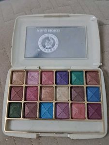 Colour Queen Eye-shadow Pallet