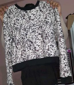 💥💥Grab Semi Winter Tops In Very Lower Price