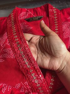 Elegant Red Floral Print Kurta Set