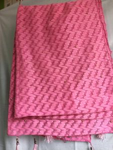 Pink Embellished Dupatta khinchne wala kapda hai c