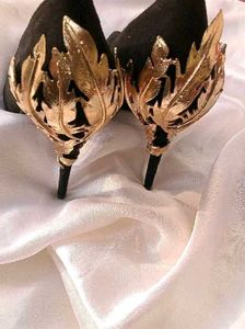 Embellished High Heels Satin Court Heel in Black