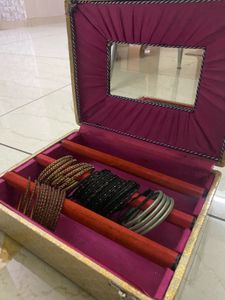Spacious Bangle Box/organizer