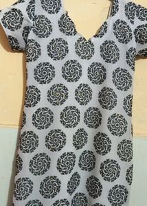 Black And White Top - Offer Sale