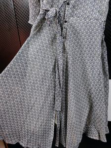 Dress With Neck Detailing