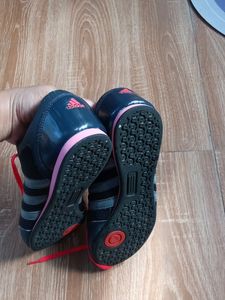 Adidas Sneakers